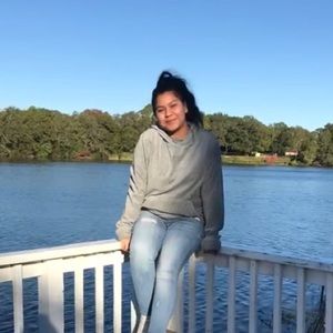 Meet your Posher, Dalia